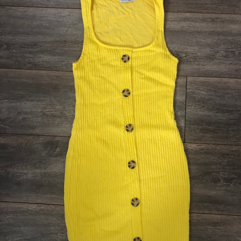 Fashion Nova yellow spring and summer dress